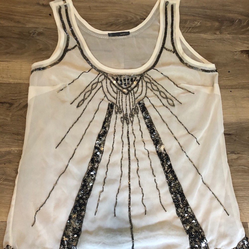 Tank top with sequence